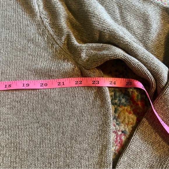 St. John’s bay crewneck sweater tan size XL - Picture 3 of 5
